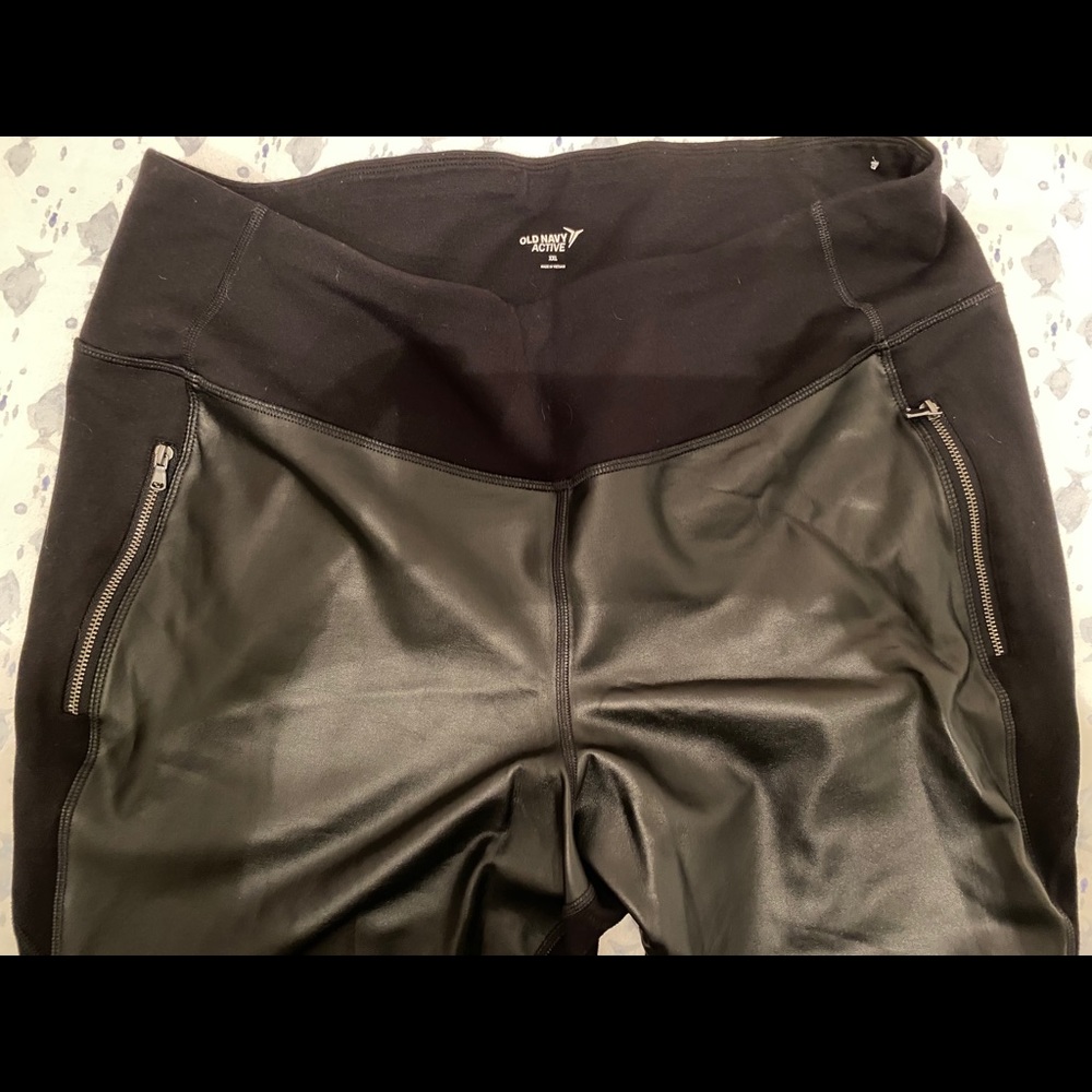Old Navy activewear black leggings